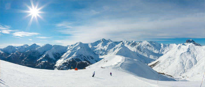 Sports and leisure activities in the French Alps